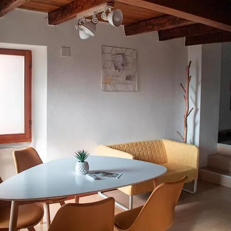 Wisteria House - Apartment Cadenazzo