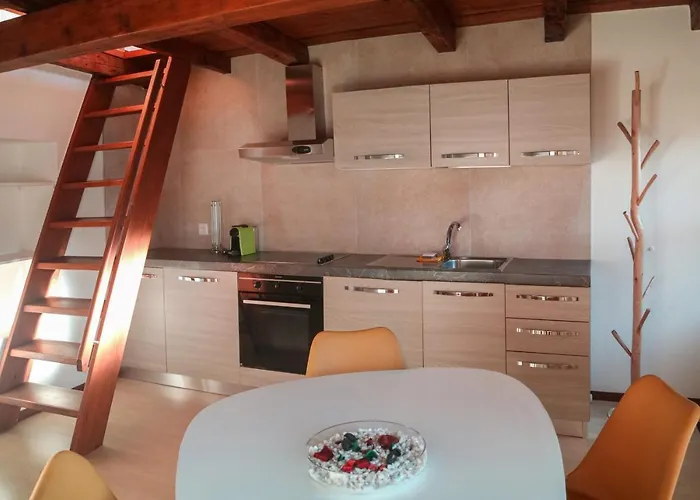 Wisteria House - Apartment